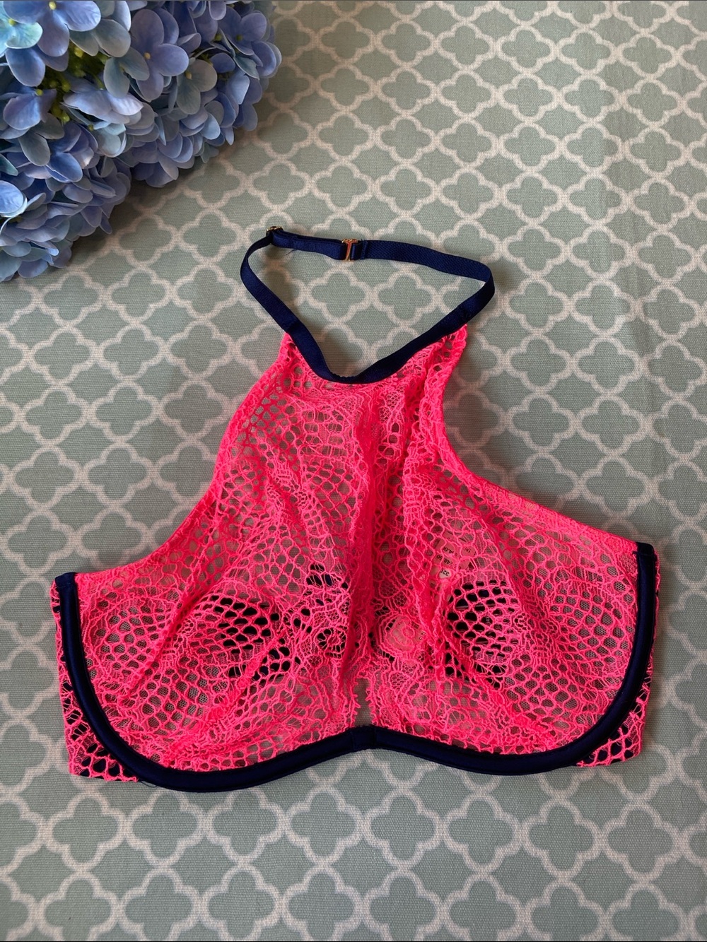 Victoria’s Secret Crochet Lace Unlined High Neck 32D NWT